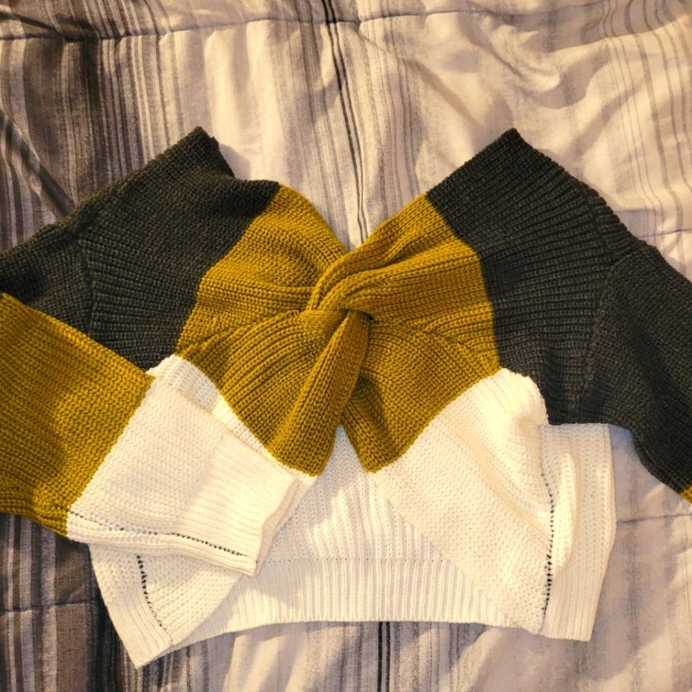 Cropped sweater